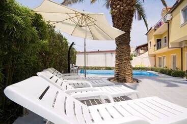 Apartments Neq