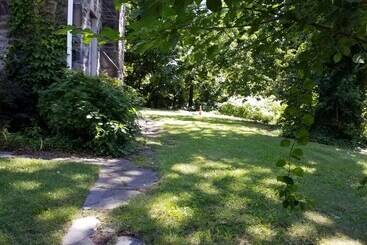 تختخواب و صبحانه Fairmount House
