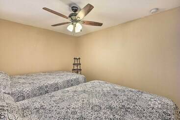 Spacious Bradenton Duplex, 10 Mi To Coquina Beach!