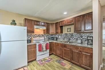 Spacious Bradenton Duplex, 10 Mi To Coquina Beach!