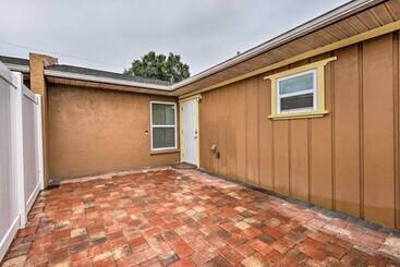 Spacious Bradenton Duplex, 10 Mi To Coquina Beach!