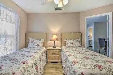 Spacious Bradenton Duplex, 10 Mi To Coquina Beach!