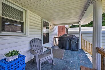 Charming Charleston Home W/ Yard & Fire Pit!