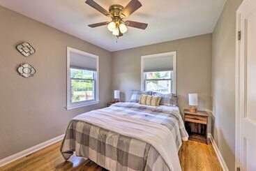 Charming Charleston Home W/ Yard & Fire Pit!