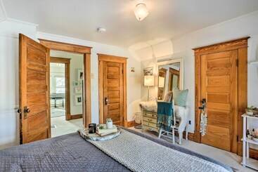 Chic Rapid City Escape Near Mount Rushmore!