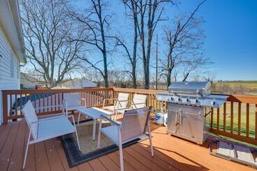 Convenient Hummelstown Home W/ Deck!