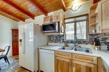 Dog Friendly Show Low Retreat W/ Fire Pit & Grill!