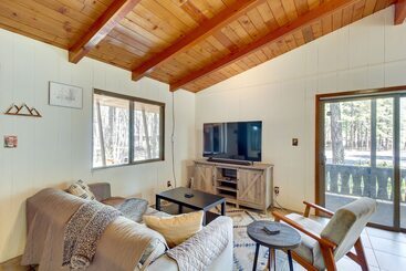 Dog Friendly Show Low Retreat W/ Fire Pit & Grill!