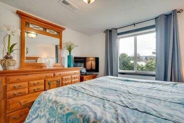 East Wenatchee Home W/ Yard & Hot Tub!