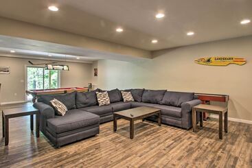 Covered Deck, Grill & Game Room: Gilford House!