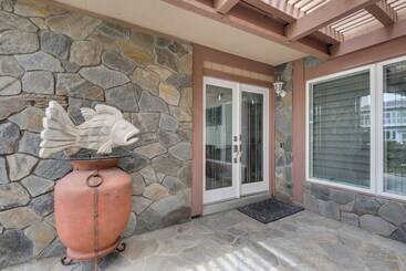 Luxurious Channel Islands Harbor Home W/ Boat Dock