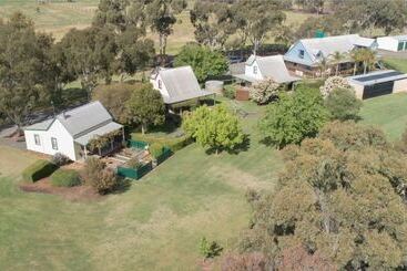 Сельский дом Murray River Spa Retreat