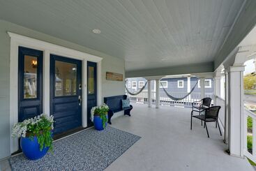 North Wildwood Home W/ Porch ~ 3 Blocks To Beach!