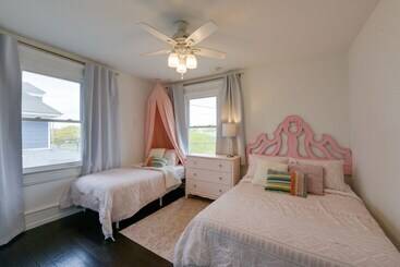 North Wildwood Home W/ Porch ~ 3 Blocks To Beach!