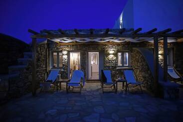 Nur Mykonian Suites