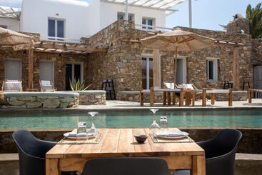 Nur Mykonian Suites