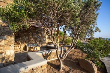 Nur Mykonian Suites
