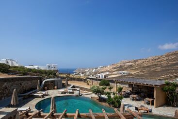 Nur Mykonian Suites