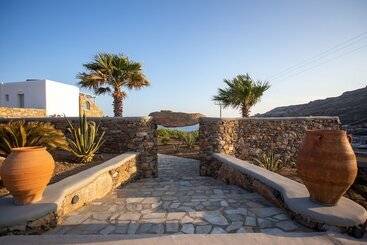 Nur Mykonian Suites