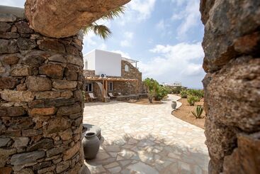 Nur Mykonian Suites
