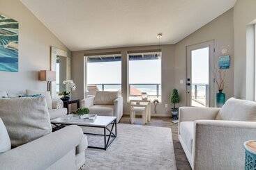 کلبه Pacific Penthouse With Sunroom & Ocean Views!
