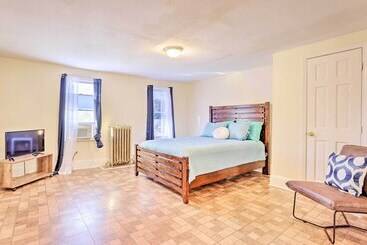 Pet Friendly Allentown Retreat W/ Backyard!