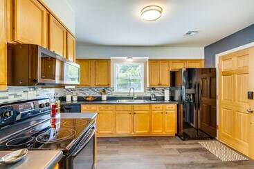 Pet Friendly Pensacola Home W/ Sunny Backyard!