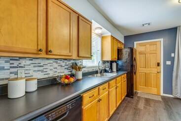 Pet Friendly Pensacola Home W/ Sunny Backyard!
