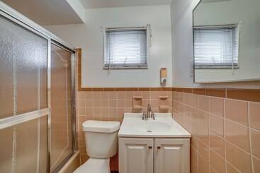 Pittsburgh Vacation Rental: 3 Mi To Downtown!