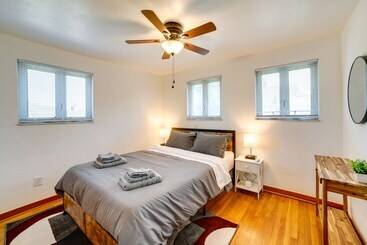 Pittsburgh Vacation Rental: 3 Mi To Downtown!