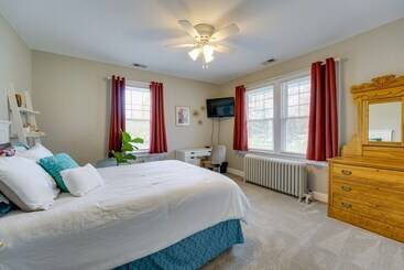 Riverfront St Clair Home Walk To Downtown!