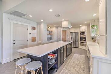 Luxe Mesa Retreat W/ Pool, Hot Tub & Home Gym