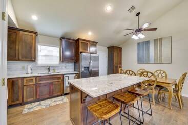 コテージ Vian Home Near Tenkiller State Park!