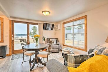 بيت ريفى Waterfront Castle Rock Lake Cabin W/ Deck & Grill