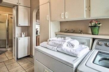 Albuquerque Home W/ Patio < 1 Mile To Nob Hill!