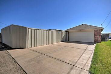 Amarillo Abode W/ Sunroom ~ 4 Mi To Downtown!