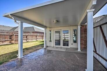 Amarillo Abode W/ Sunroom ~ 4 Mi To Downtown!