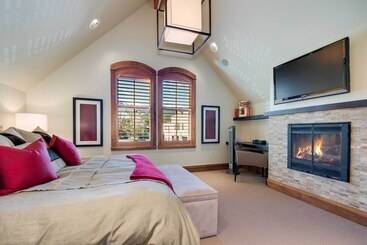 Breckenridge House W/ Spa < 1 Mi Walk To Ski Lift!