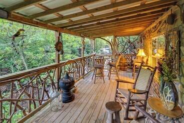 茅舍 Celo Cabin W/ Deck In Pisgah National Forest
