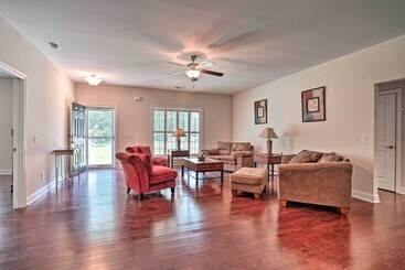 Charming Mount Pleasant Home: 7 Miles To Beach!