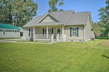 Charming Mount Pleasant Home: 7 Miles To Beach!