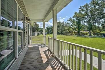 Charming Mount Pleasant Home: 7 Miles To Beach!