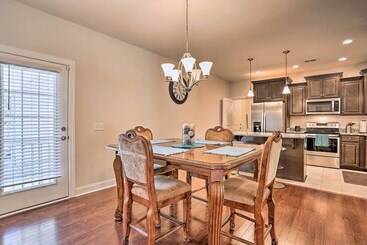 Charming Mount Pleasant Home: 7 Miles To Beach!