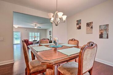Charming Mount Pleasant Home: 7 Miles To Beach!