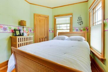 Charming Mpls Home W/ Patio Walk To Uptown!