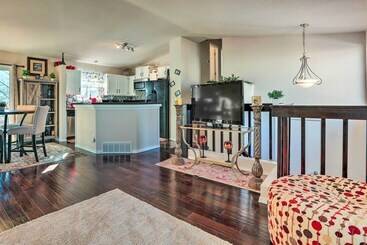 Colorado Springs House: 5 Mi To Downtown