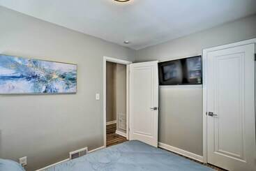 Cozy Home: Wifi, Parking, 5 Mi To Dtwn Mpls!