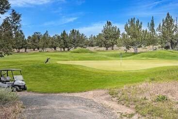 Eagle Crest Retreat W/ Great Wifi & Resort Access!