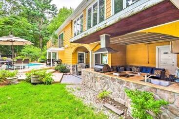 Extravagant Randolph Retreat W/ Private Pool!