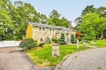 Extravagant Randolph Retreat W/ Private Pool!